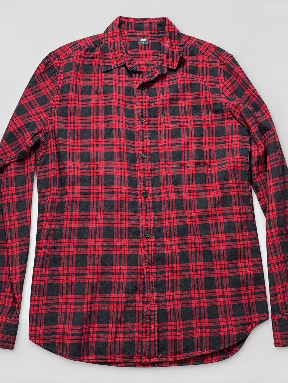 Uniqlo Men's Red Black Plaid Flannel Long Sleeve Button-Up Shirt